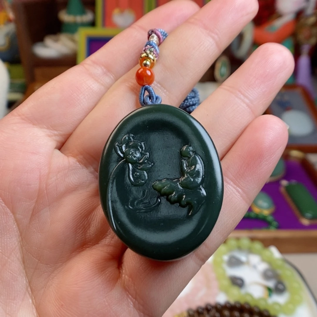 和田玉手链未镶嵌木**子沙枣青