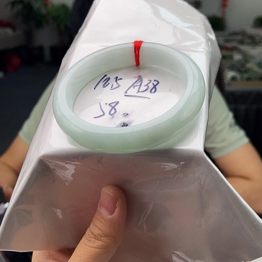 翡翠手镯未镶嵌拍一发一