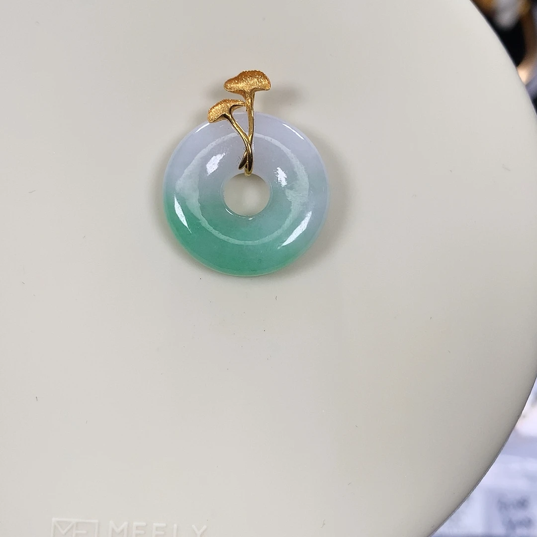 翡翠18K金镶嵌挂件天然缅甸翡翠Ａ货甜甜圈吊坠