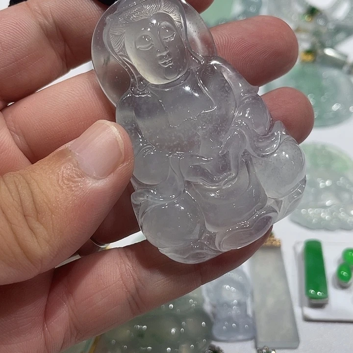 颈饰未镶嵌翡翠观音