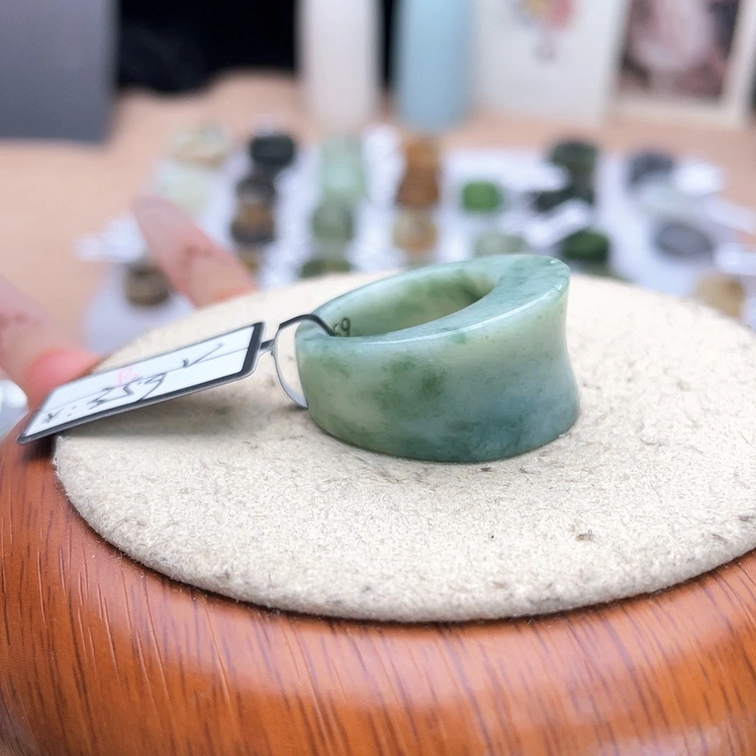 未镶嵌戒指和田玉（糖玉）c69飘翠盾牌17.4不退货