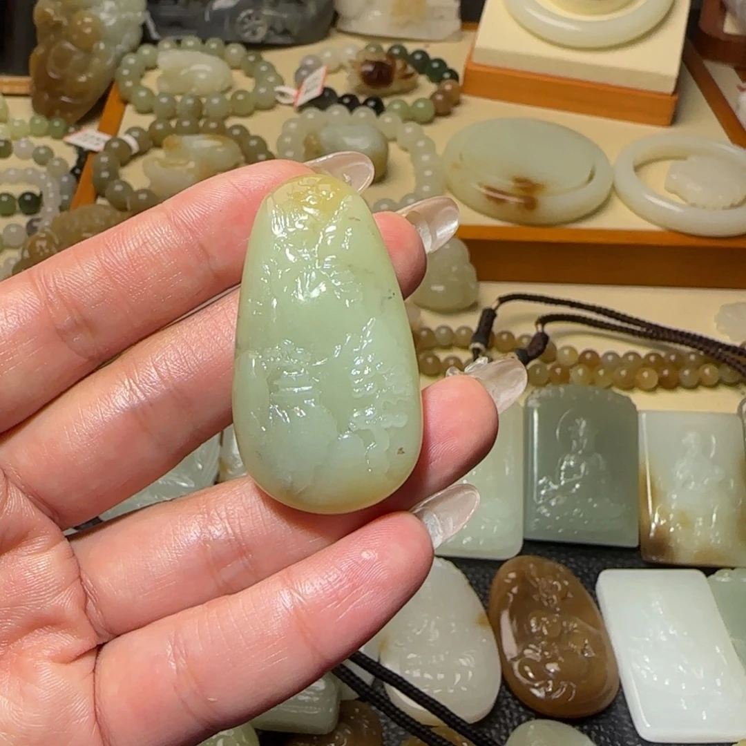 和田玉未镶嵌颈饰