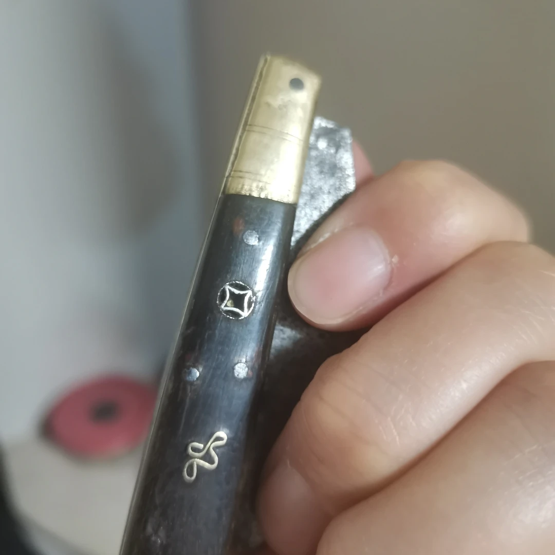 一件牛角挂件，商品如图