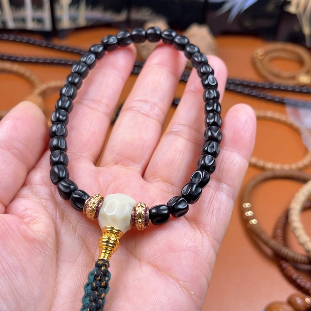 椰蒂吊坠56678889996788