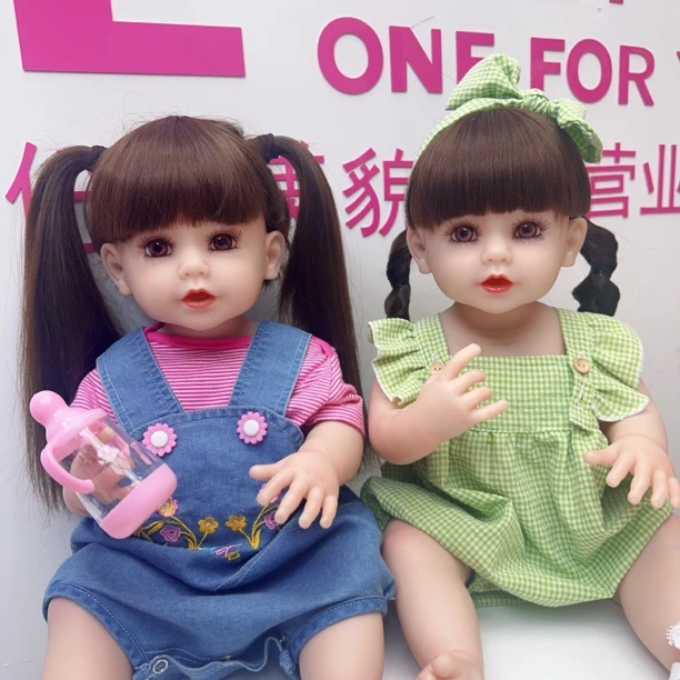 全搪胶仿真重生娃娃智能对话换装女孩陪伴玩具出口外贸生日礼物