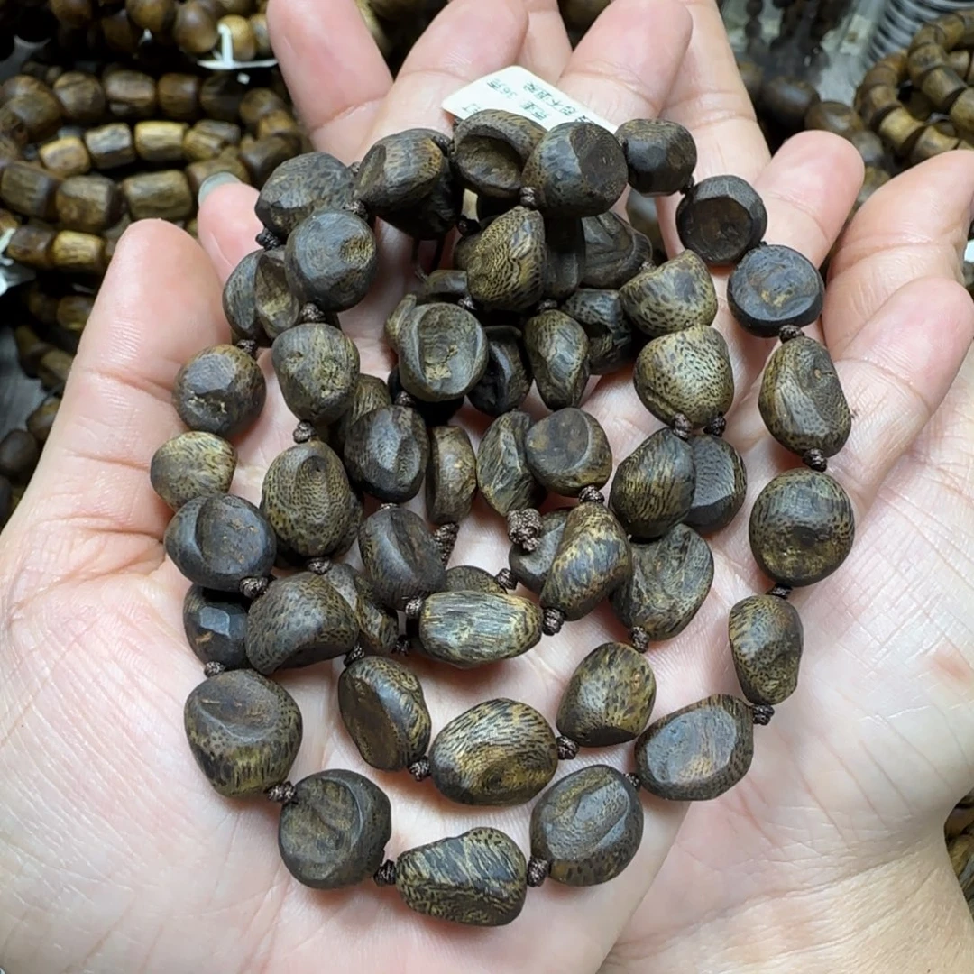 沉香手串沉水莺歌绿多样性发货一条卡10-36克