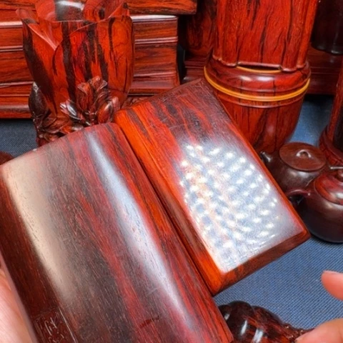 檀香紫檀（小叶紫檀）把件网**烟