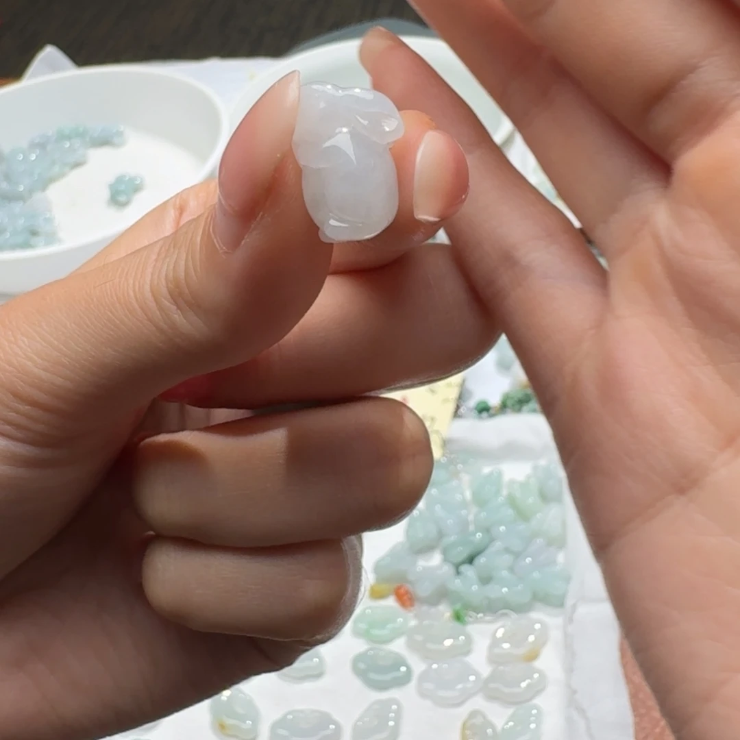 未镶嵌挂件翡翠欣