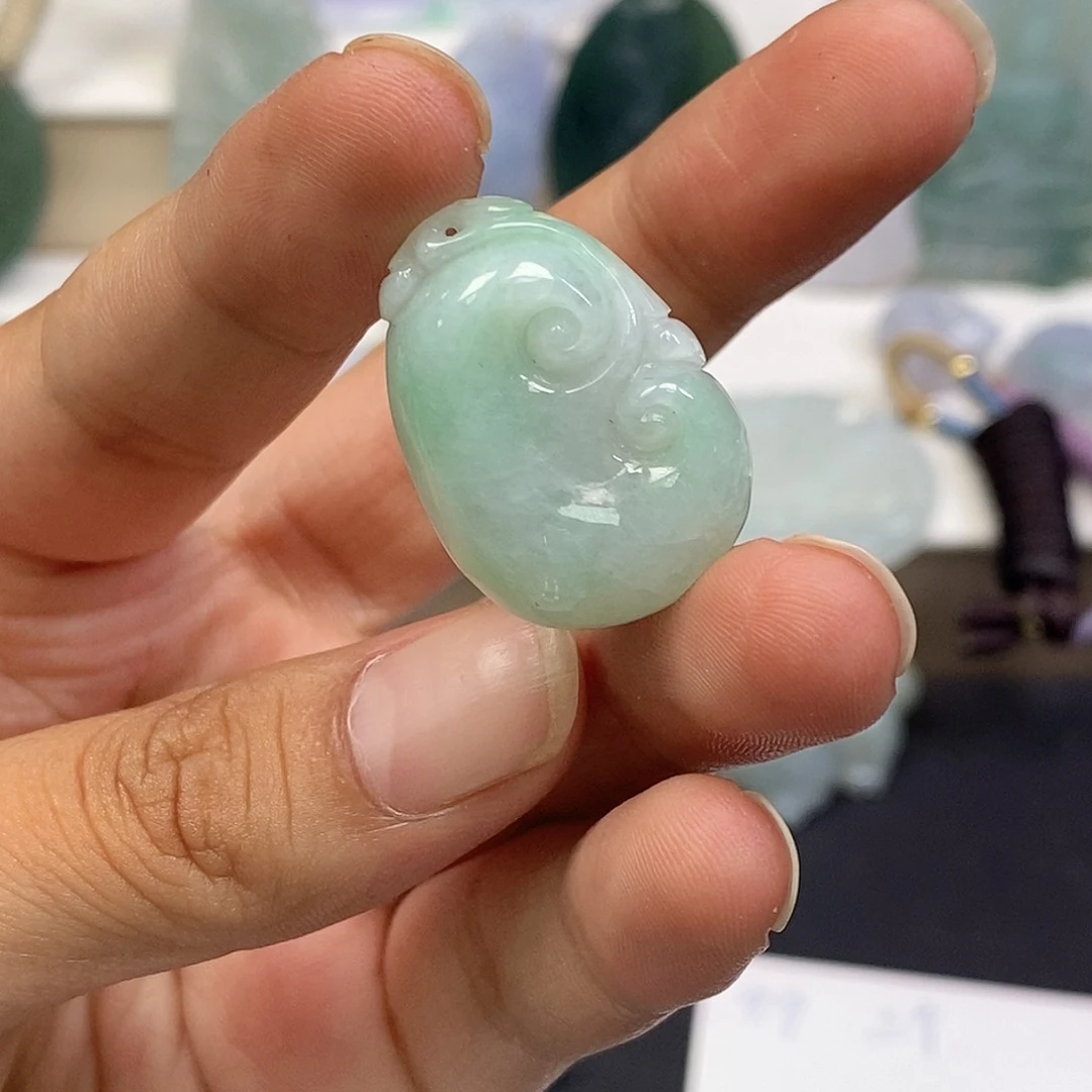 翡翠未镶嵌颈饰羽*翡翠