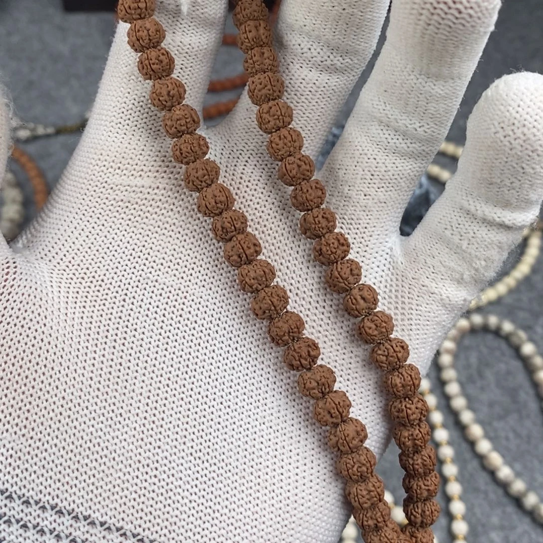 金刚菩提手串稀有尺寸卡7，老树梅花手持