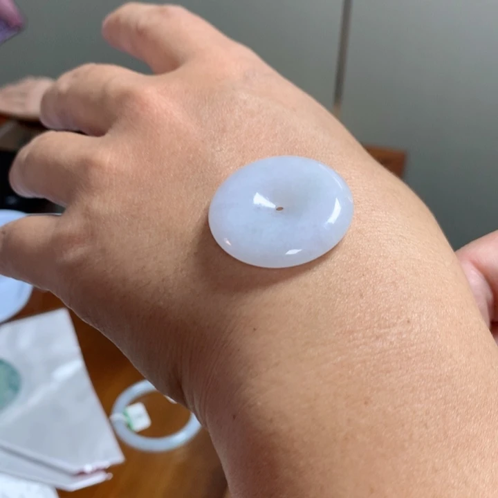 ****y翡翠未镶嵌颈饰多样性发一