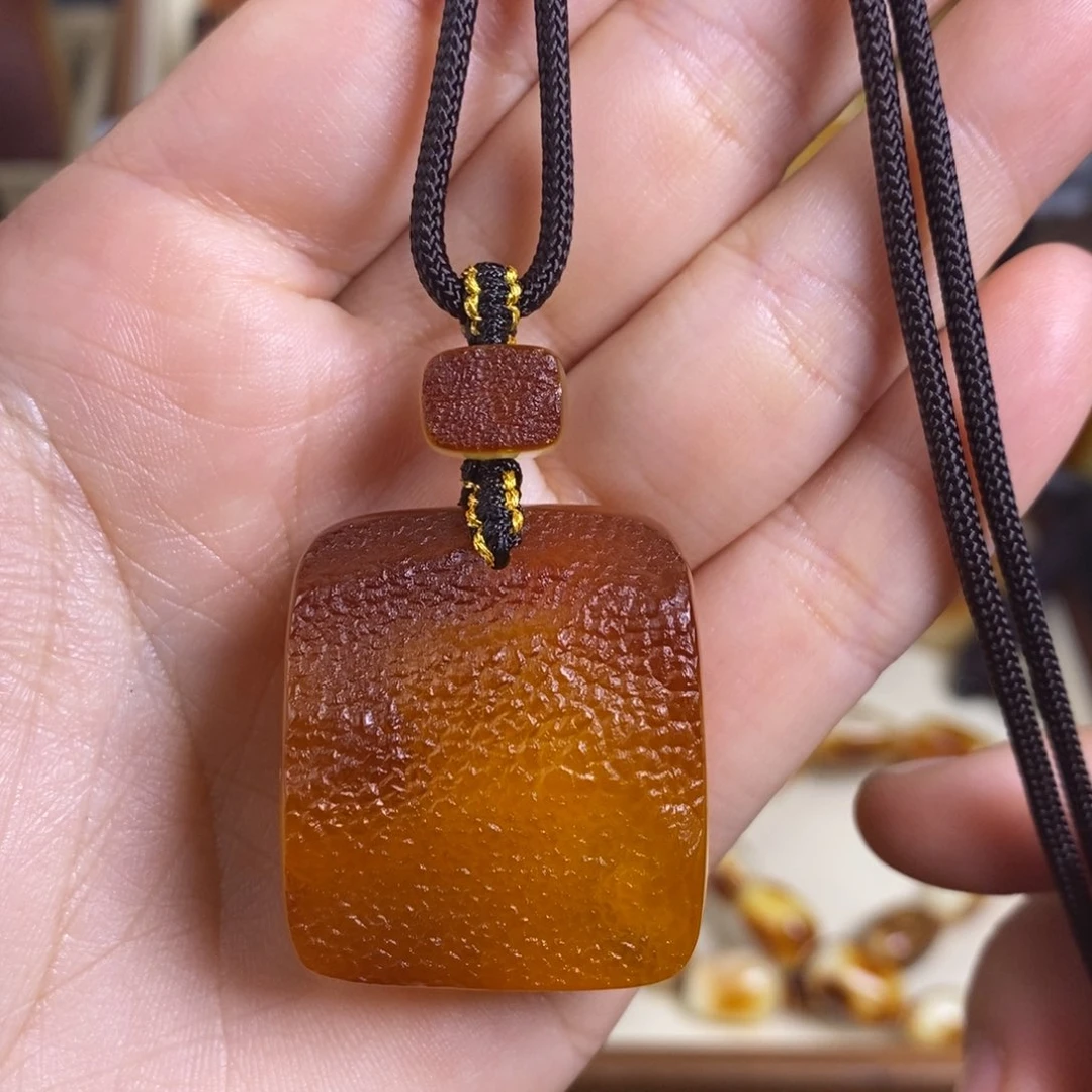 蜜蜡裸石未镶嵌大漠