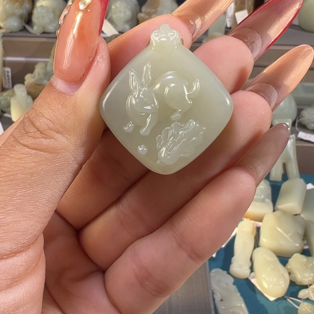 和田玉（糖玉）未镶嵌颈饰