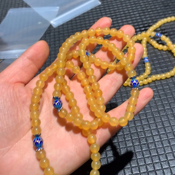 石英质玉（黄龙玉）未镶嵌颈饰