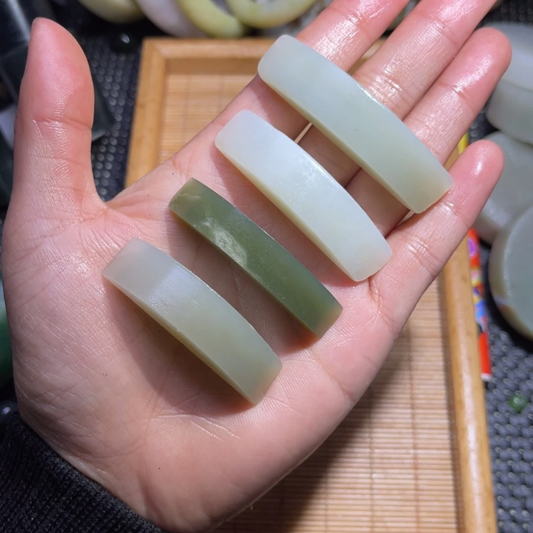 未镶嵌和田玉车挂