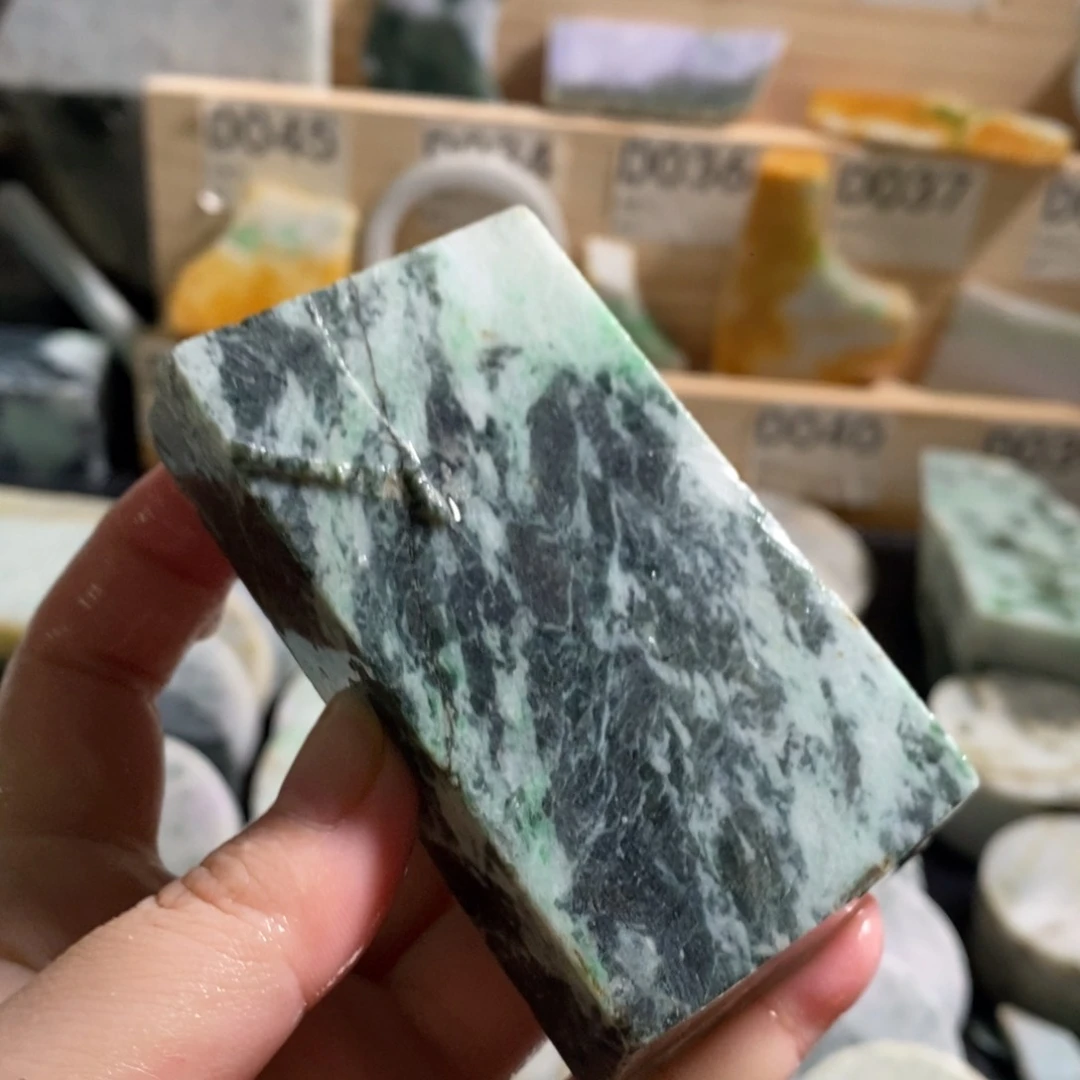 颈饰未镶嵌翡翠天然翡翠