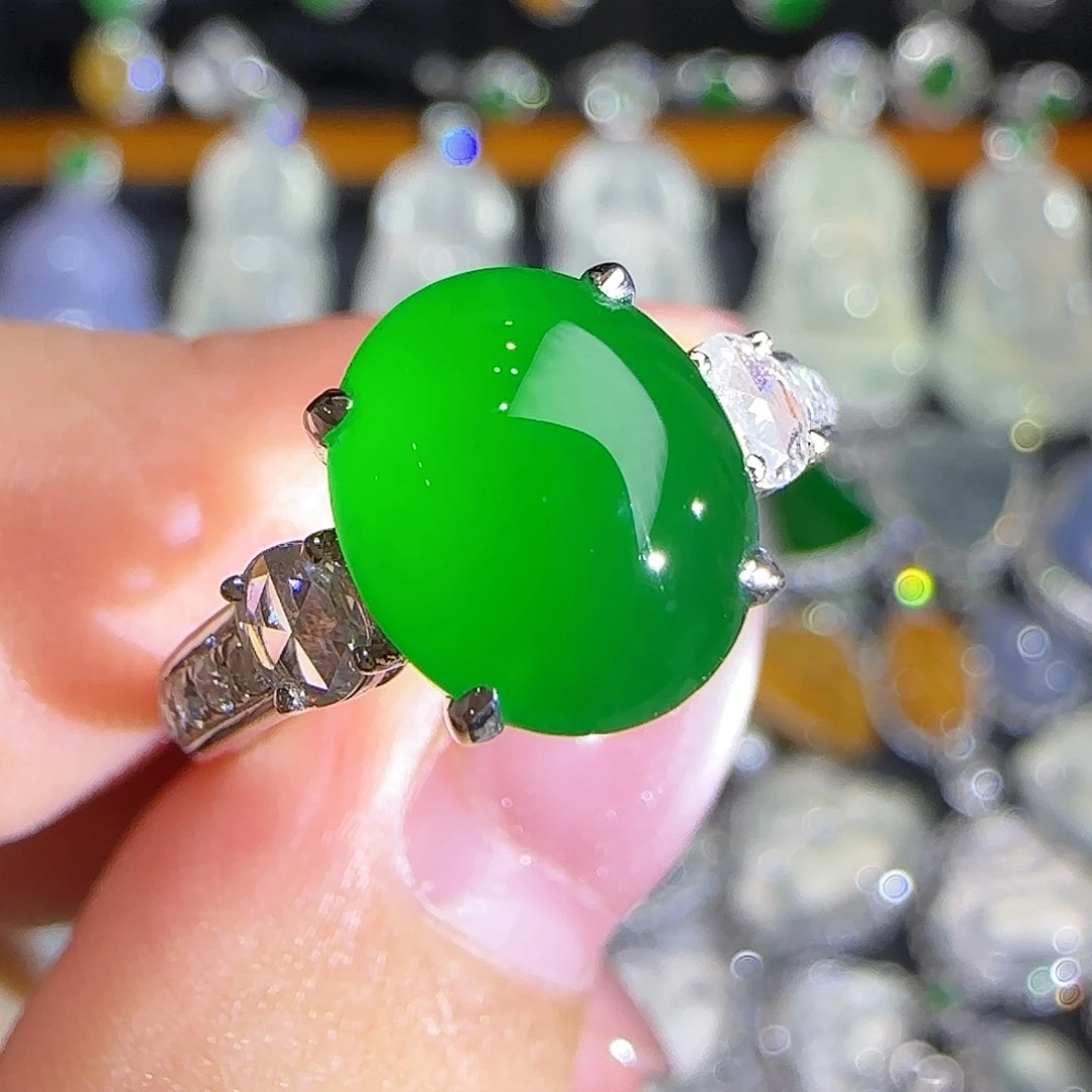 18K金镶嵌戒指翡翠天然翡翠