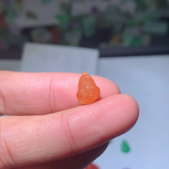 翡翠未镶嵌颈饰挂件