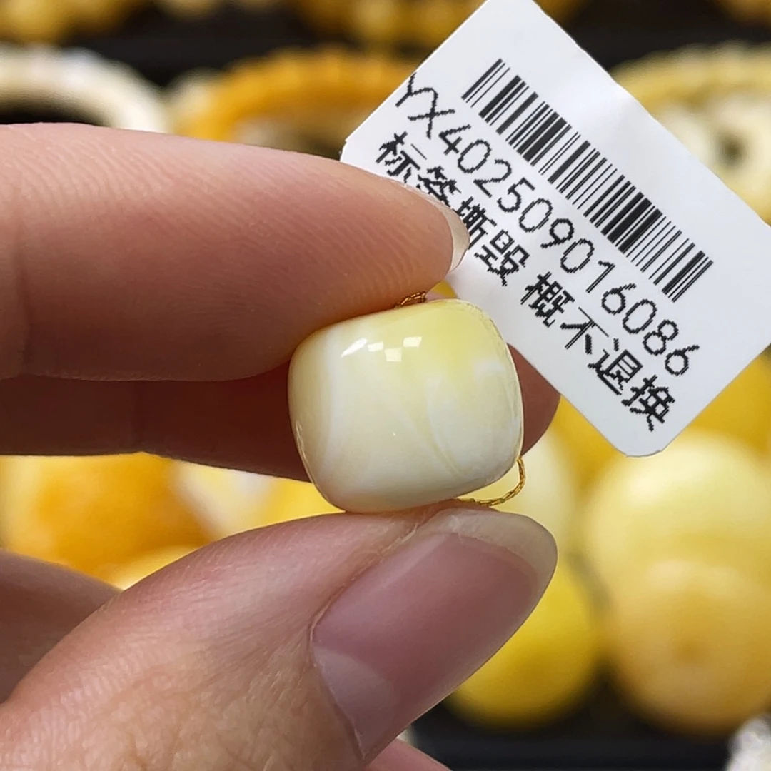 蜜蜡未镶嵌珠宝奇石12.5*10.5mm漆白浓蜡妖花