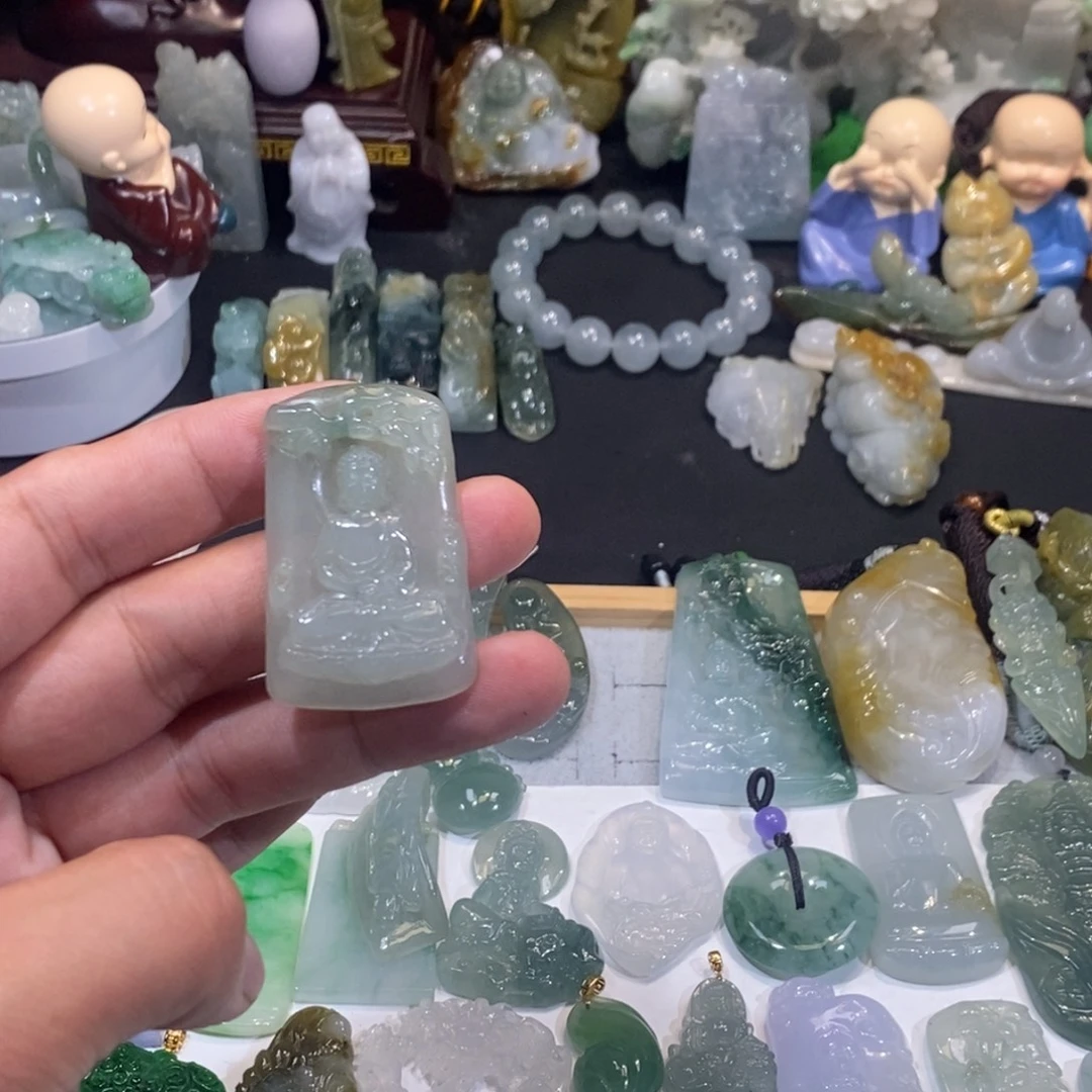 翡翠未镶嵌吊坠(不含链)大日如来