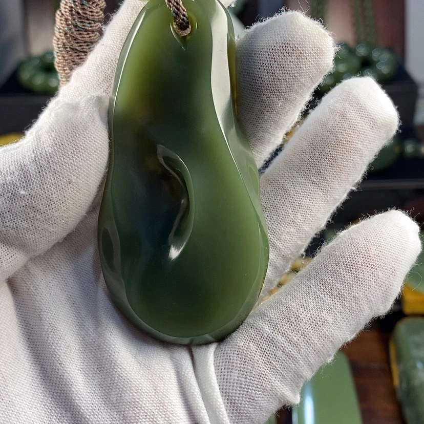 【闪购商品】岫岩河磨玉（透闪石质玉）颈饰未镶嵌?***成