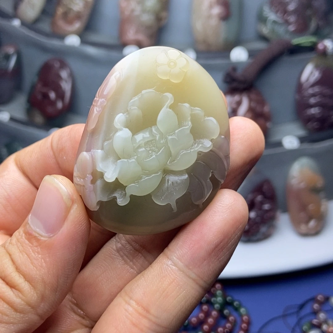 用***5玛瑙/玉髓未镶嵌颈饰