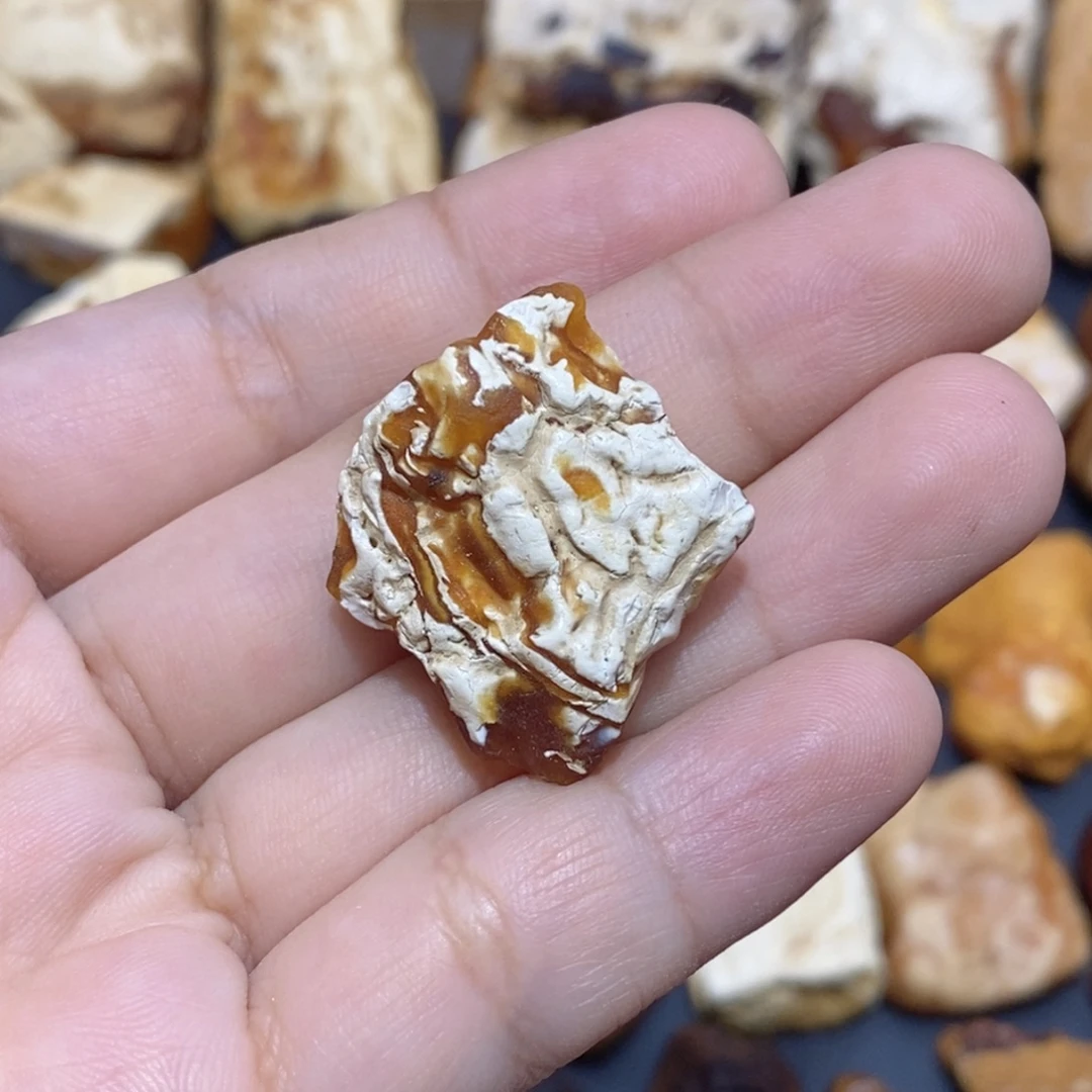 有***得定制琥珀蜜蜡原石