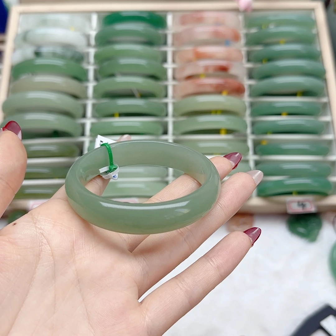 石英质玉手镯未镶嵌56口径