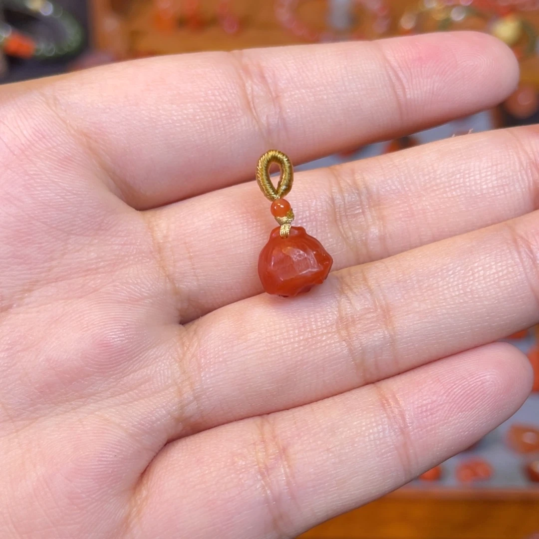 未镶嵌莲蓬南红玛瑙