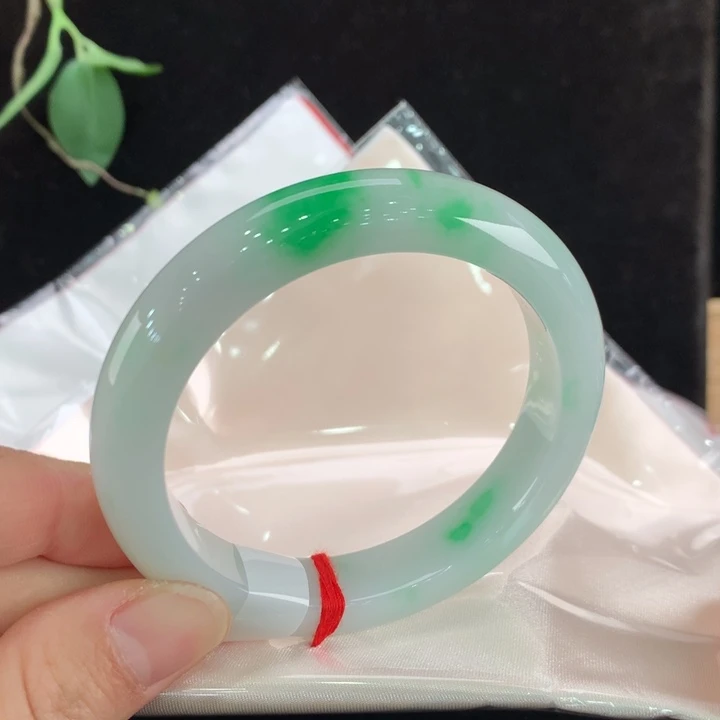 翡翠手镯未镶嵌111/0239