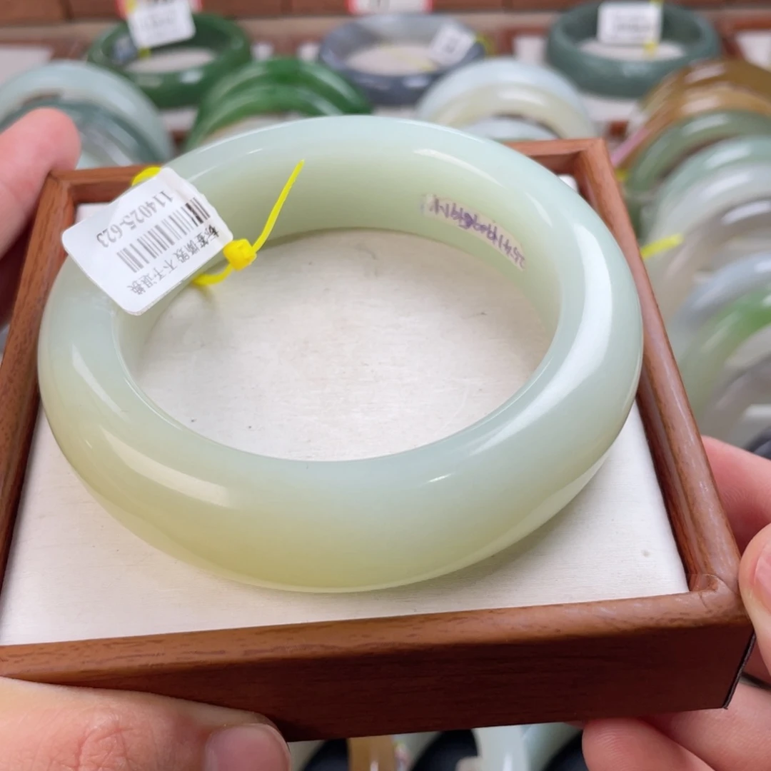 【闪购商品】和田玉手镯未镶嵌青*猫62.6