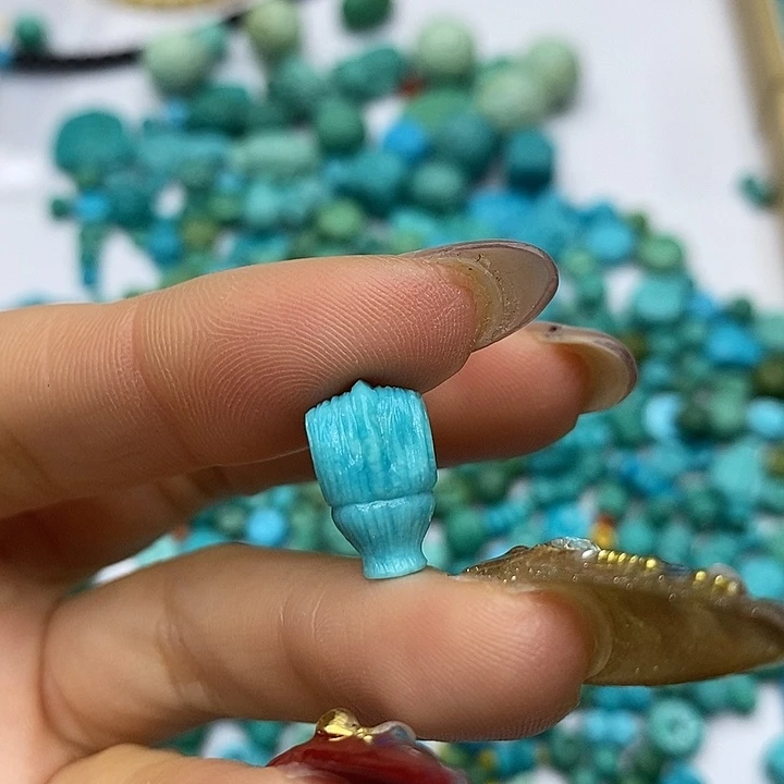 绿松石未镶嵌珠宝奇石