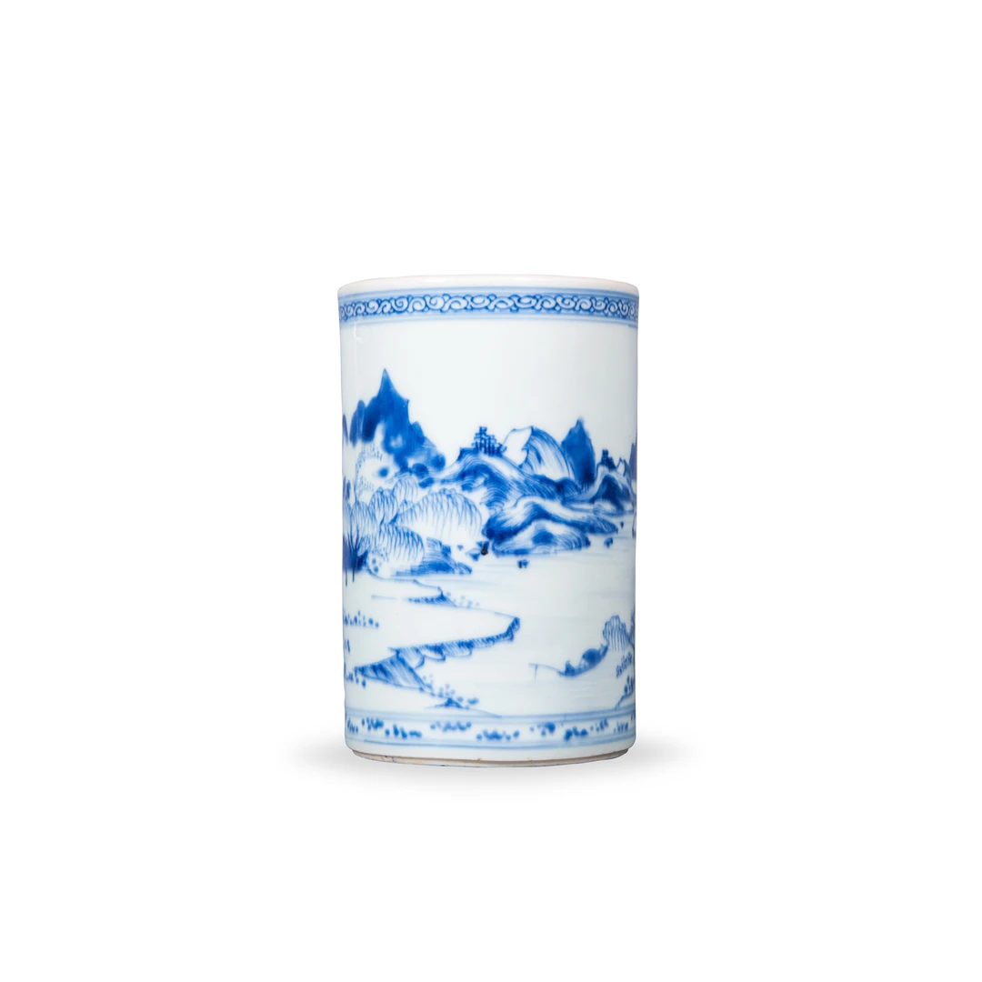 82.清康熙 青花山水纹笔筒