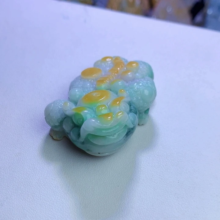 颈饰未镶嵌翡翠蟾