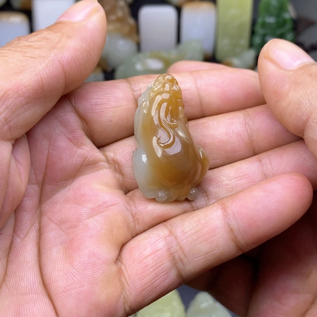 奋***者颈饰未镶嵌和田玉