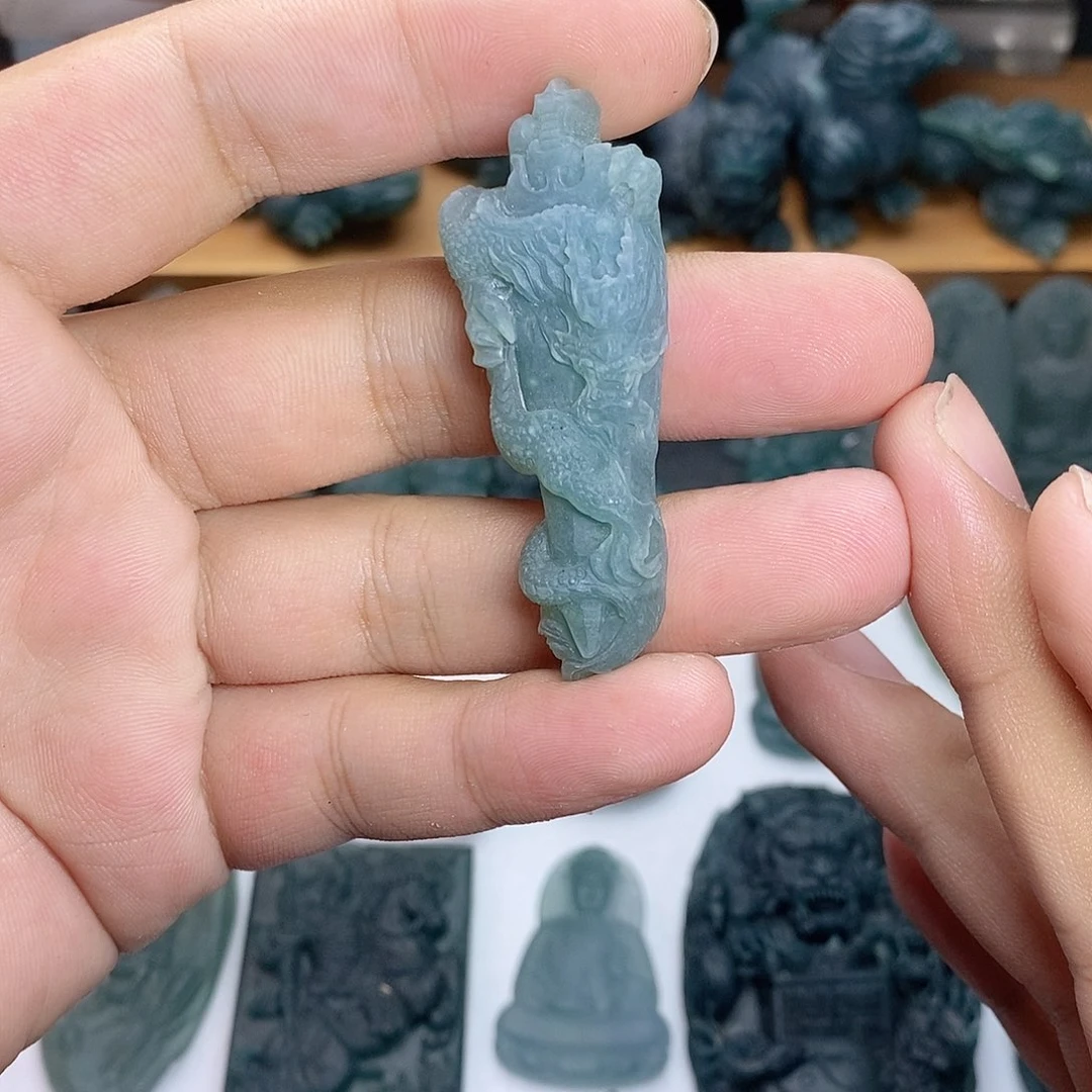 定制翡翠未镶嵌龙剑