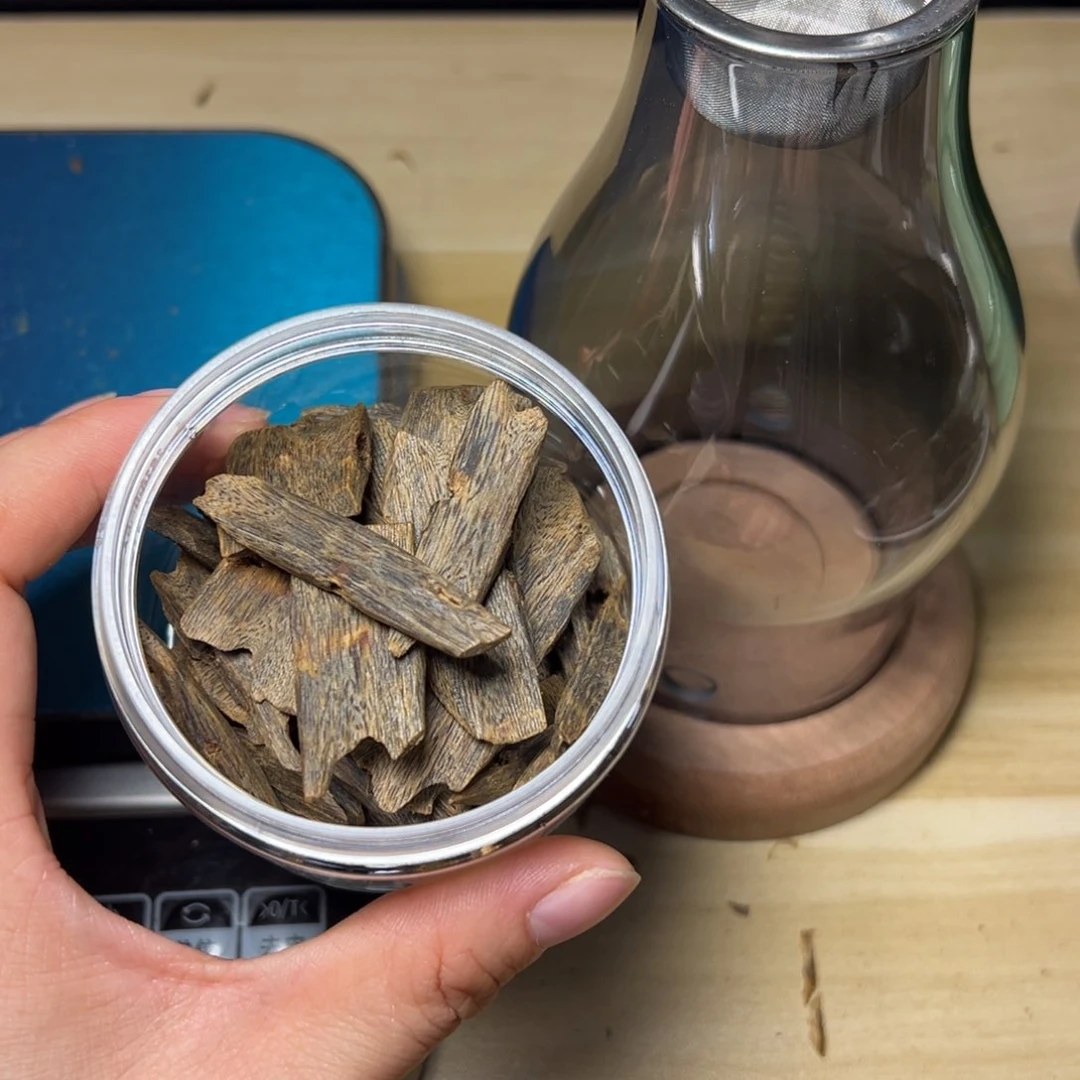 树脂制品闲***，淳化老料天然沉透顶绿瓜子料44克➕炉子