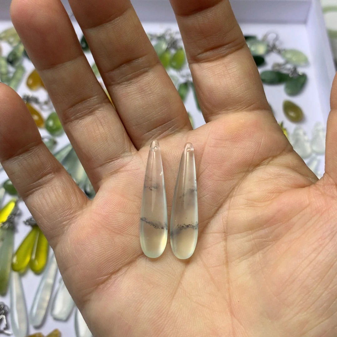 未镶嵌蛇纹石玉耳环