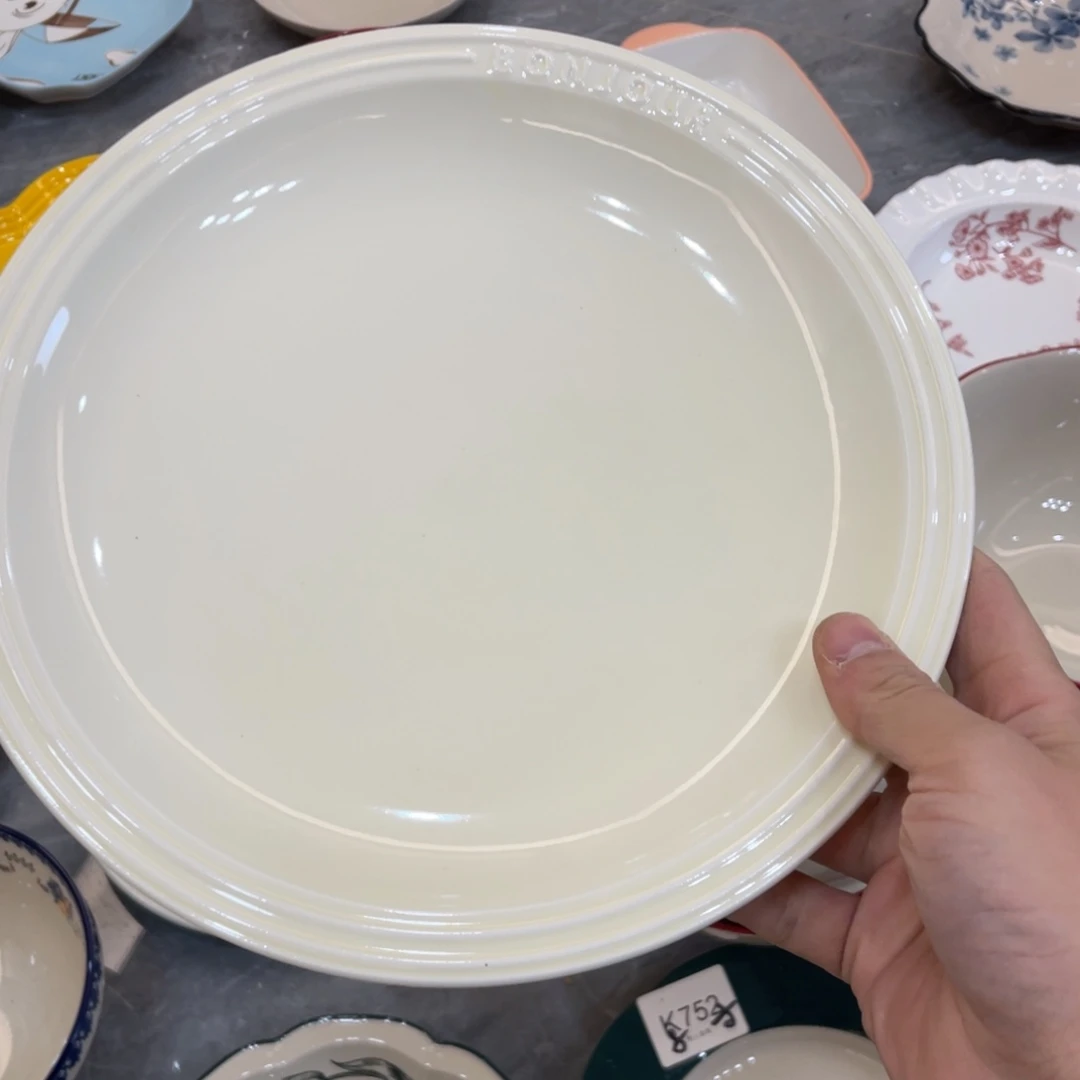 陶瓷微瑕餐具介意勿拍，满18飞！