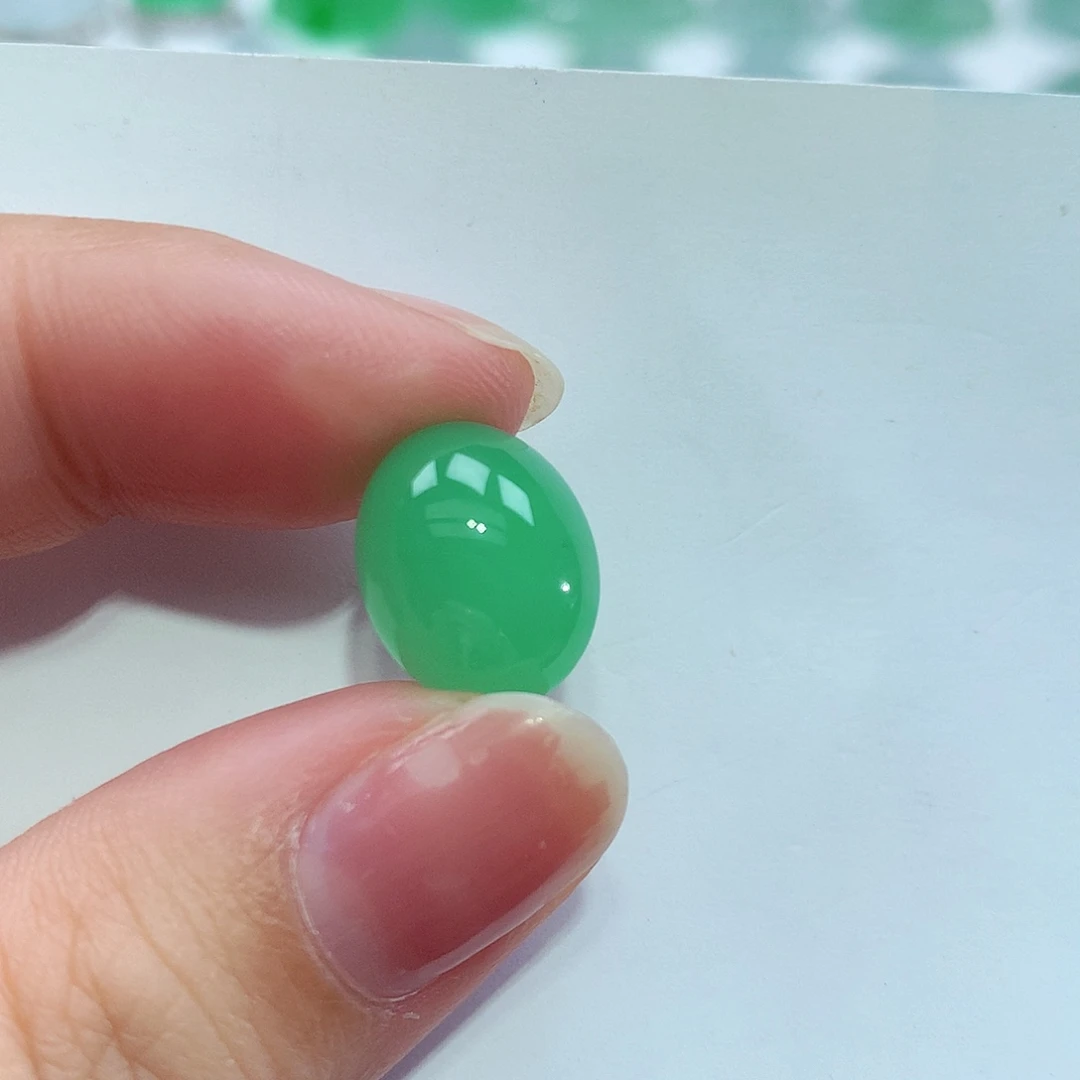 翡翠未镶嵌颈饰蛋面