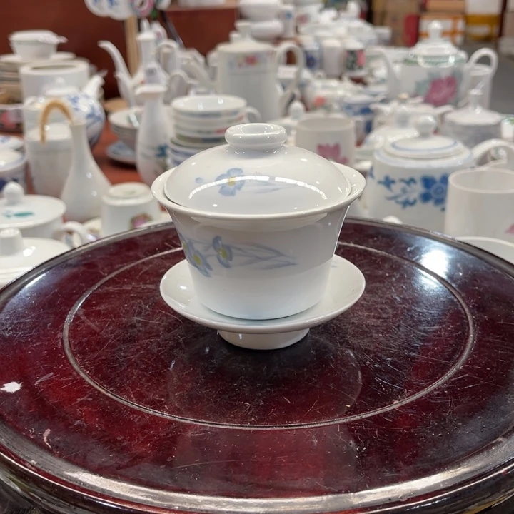 陶瓷醴陵群力釉下彩盖碗,微瑕