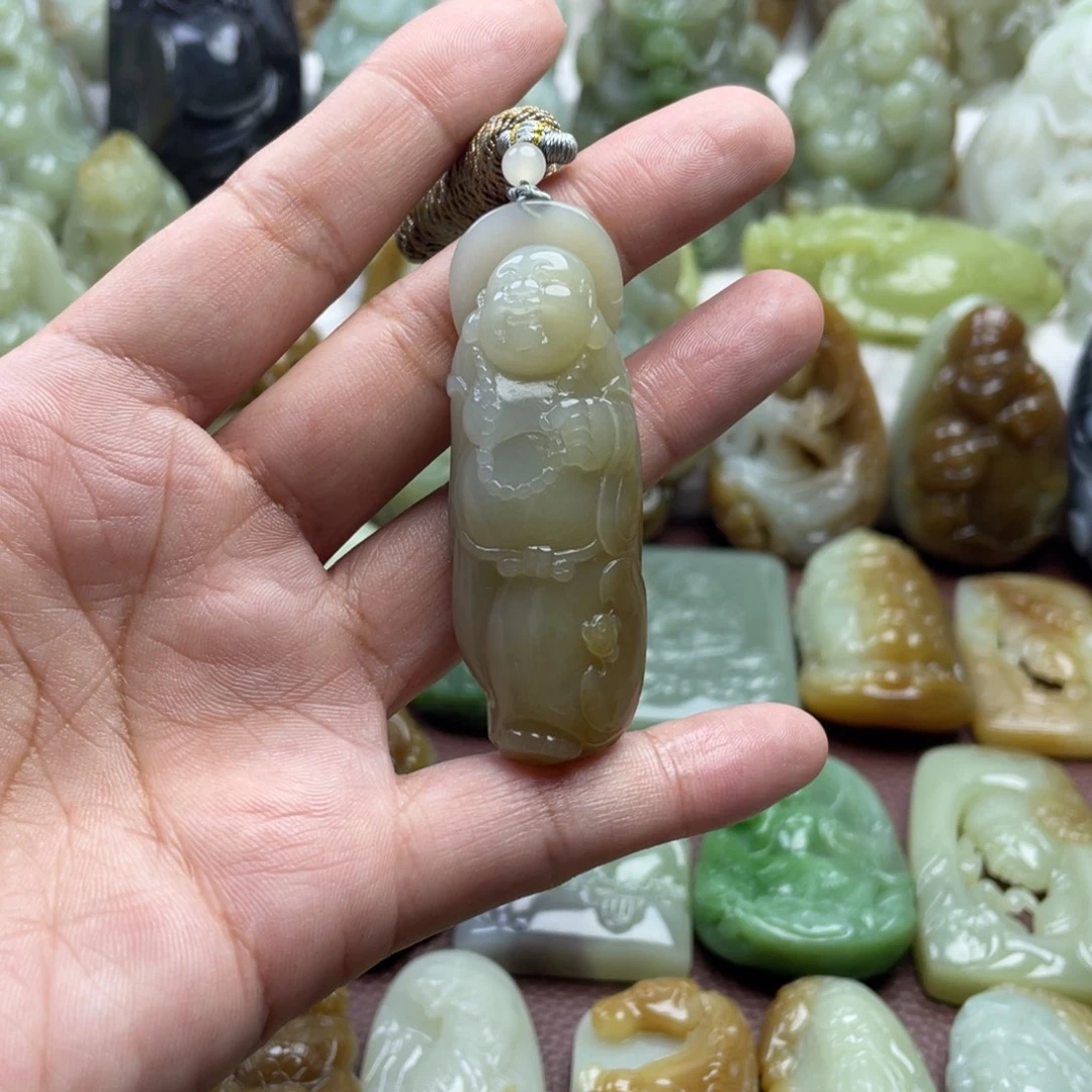 颈饰未镶嵌和田玉