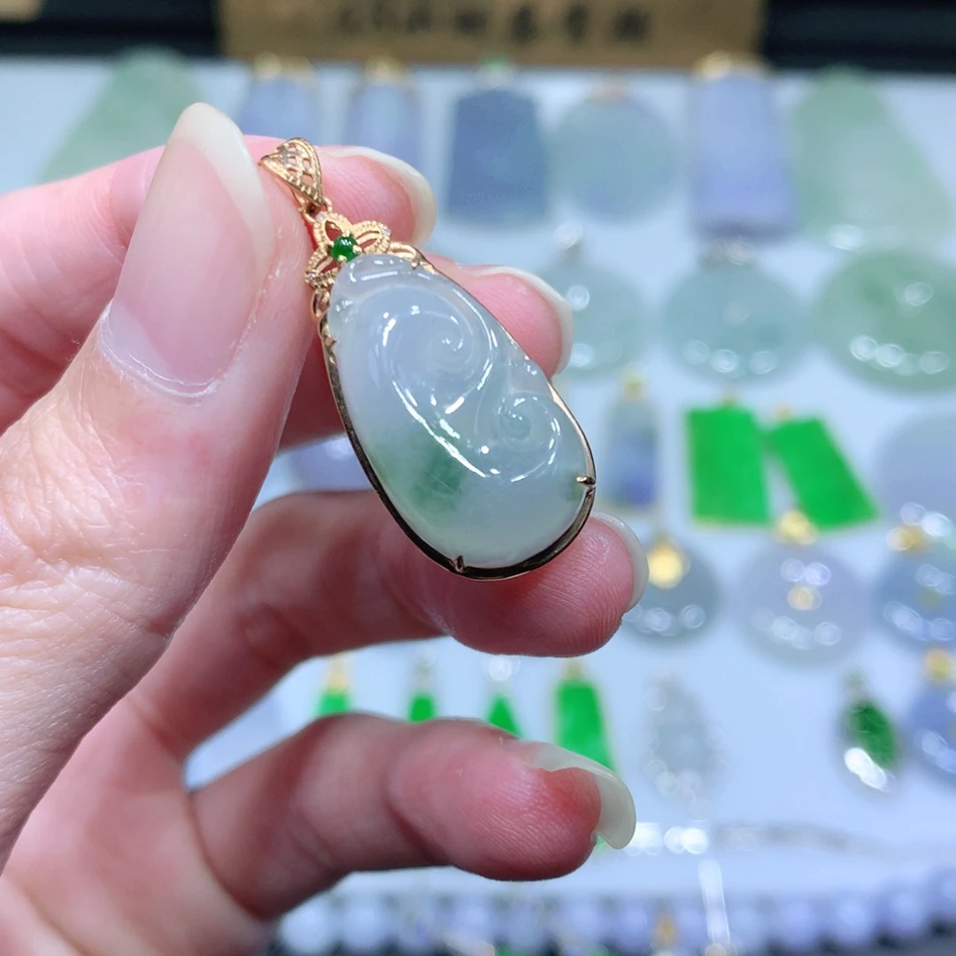 翡翠吊坠(不含链)18K金镶嵌
