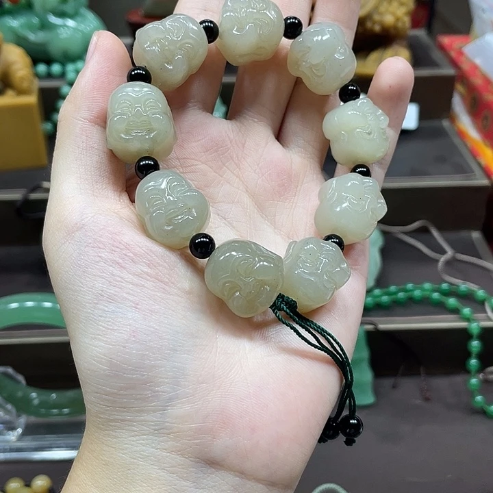 石英质玉未镶嵌颈饰