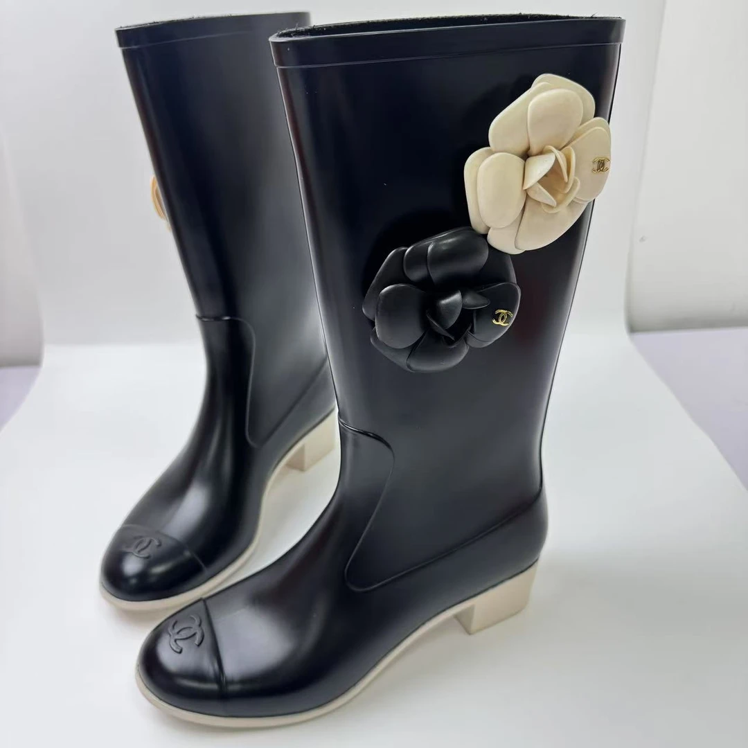 99新 Chanel/香奈儿 36码/仔仔女鞋/黑色黑白山茶花中筒靴xxs753