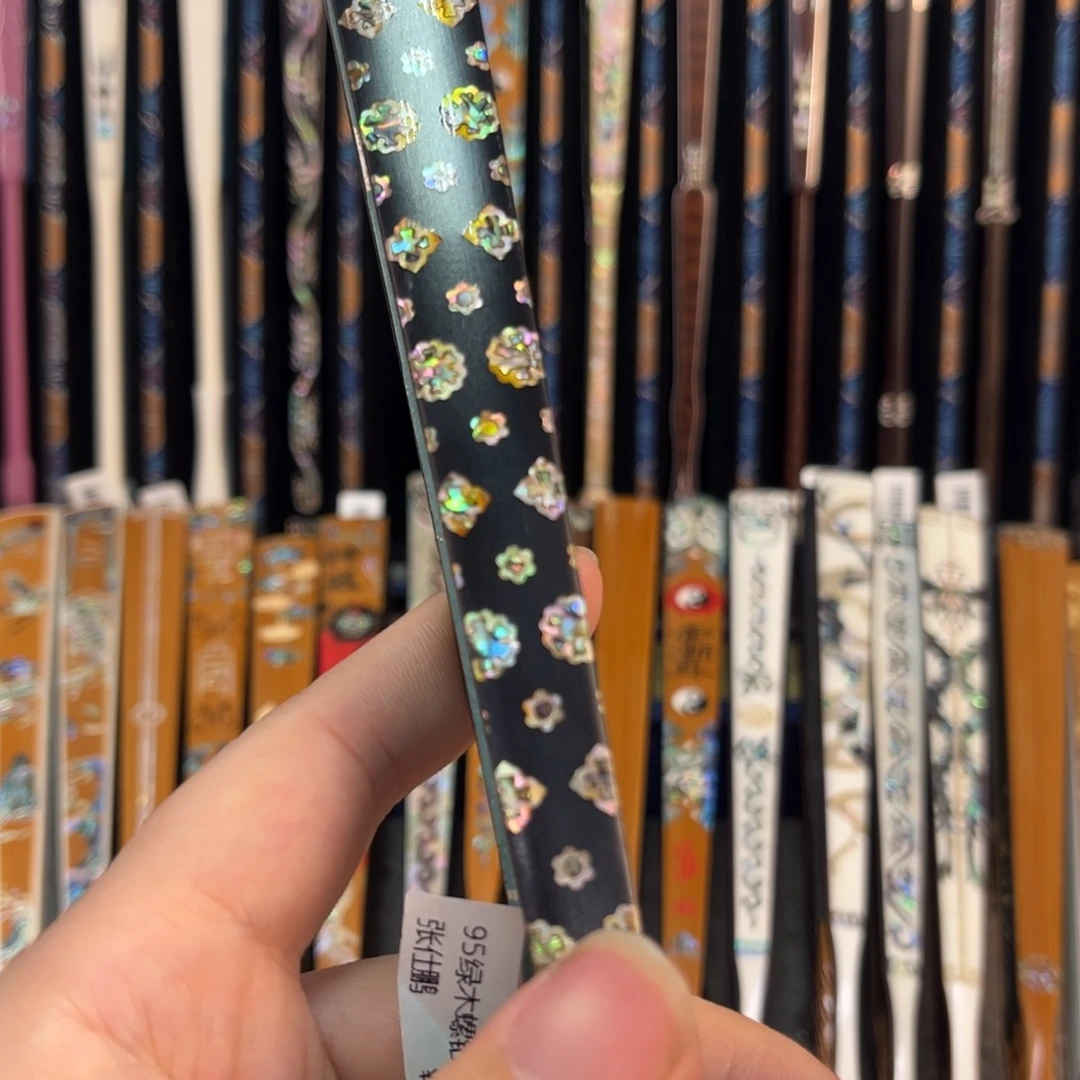 奔***霸扇子纯手工制作工艺精湛