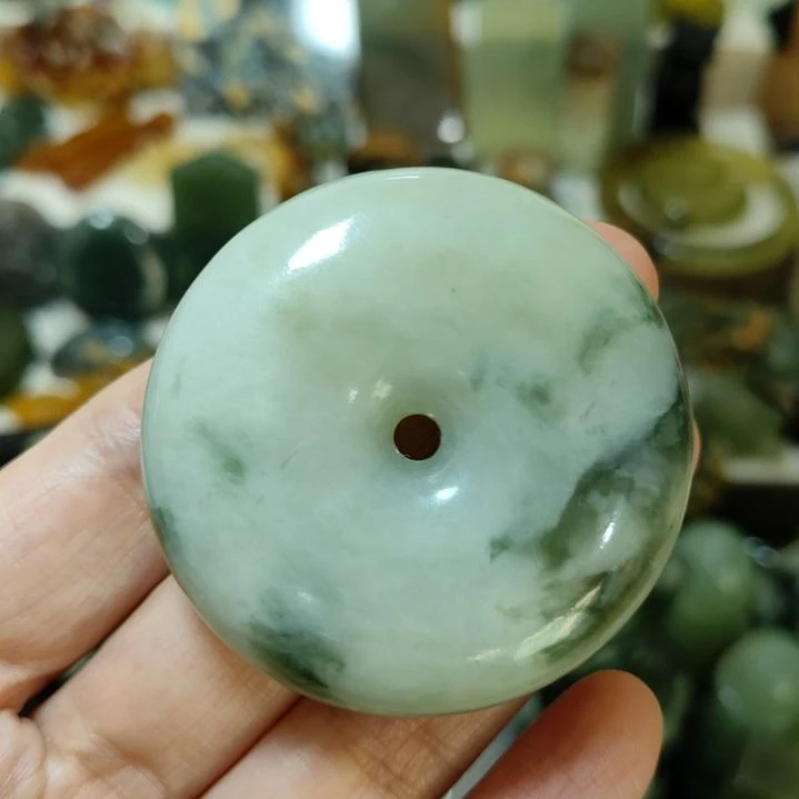 岫玉未镶嵌平安扣