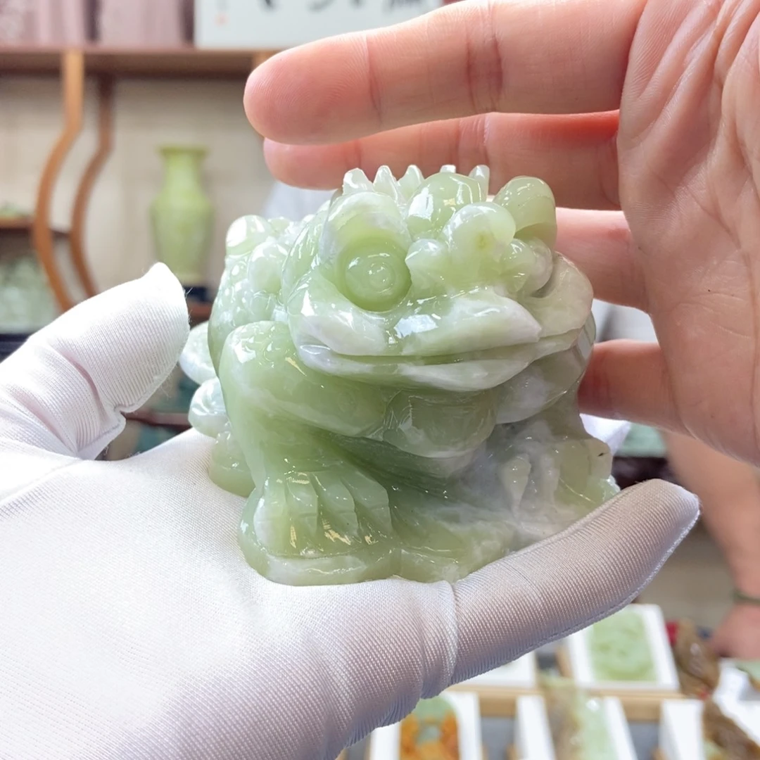 蛇纹石玉未镶嵌摆件（多样性发一件