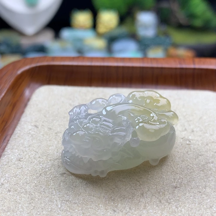 翡翠未镶嵌颈饰貔貅26