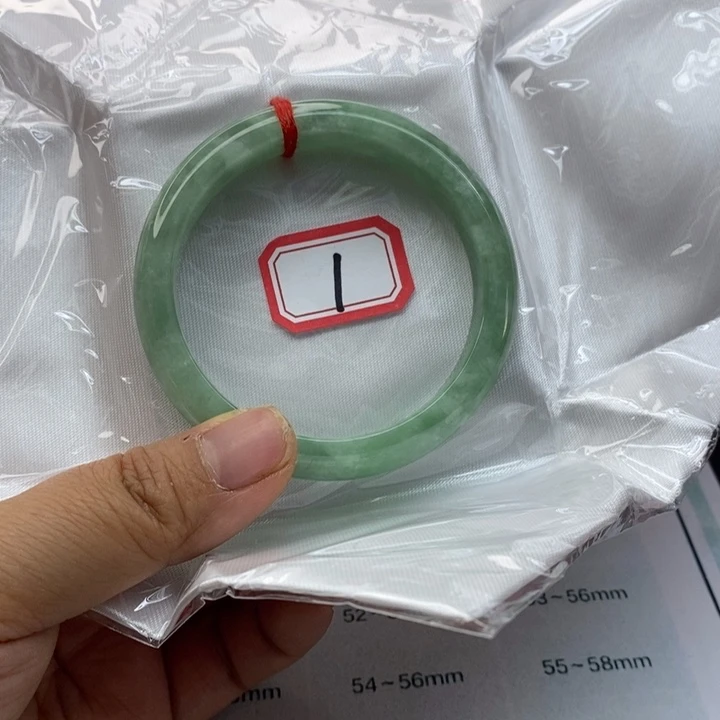 翡翠手镯未镶嵌北**暖翡翠